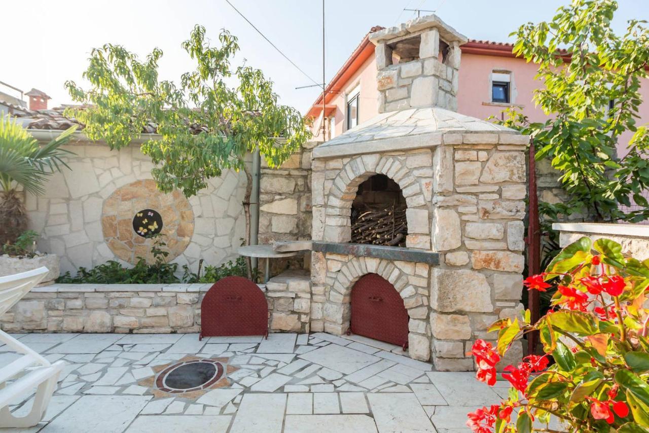 Kuca Za Odmor Lucy Pula Exterior foto
